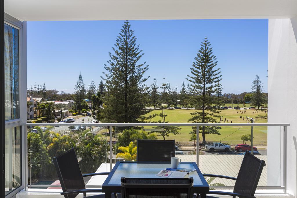 Ocean Pacific Resort - Official Broadbeach Exterior foto